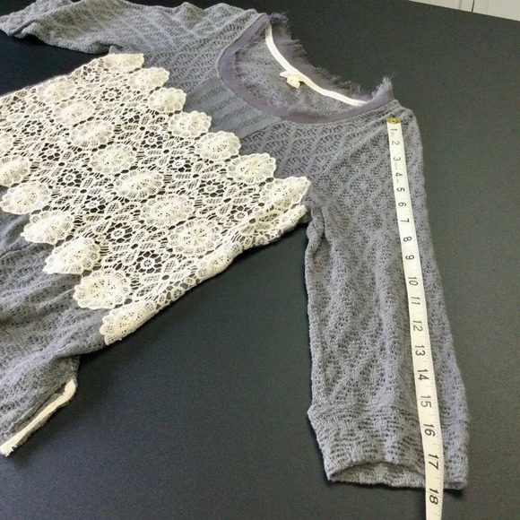 Meadow Rue Womens Gray Cream Knit Crochet Round Neck 3/4 Sleeve Top Size Medium - Picture 8 of 10